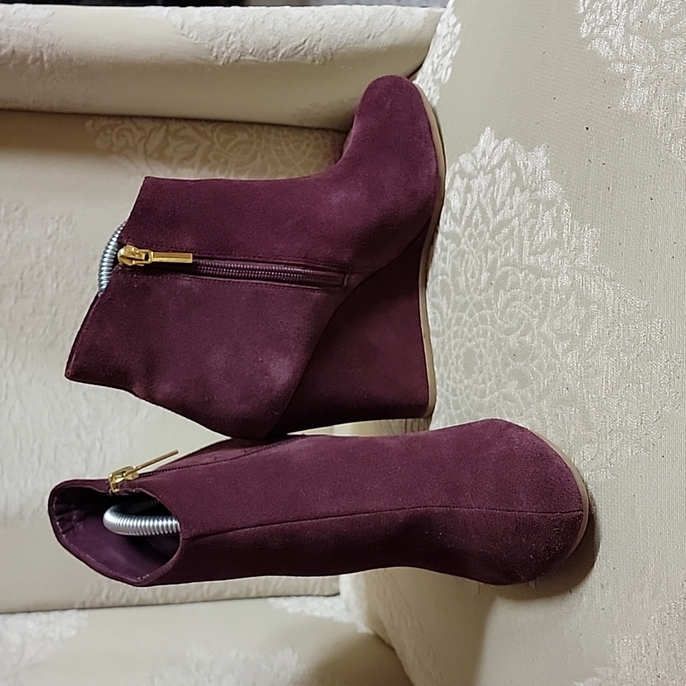 Woman's boots - Picture 2 of 5